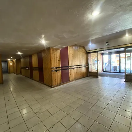 Neves - Location: Pour 4 Personnes Dans Un Quartier Jeune Et Anime Les Neves Mae-9099 * Val Thorens