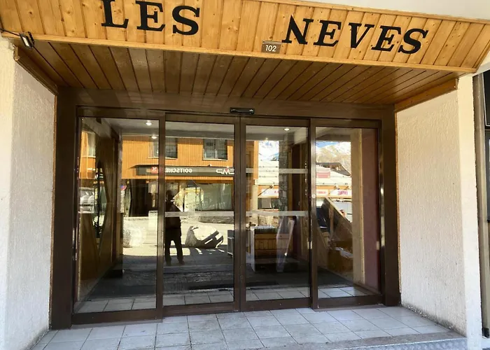 Neves - Location: Pour 4 Personnes Dans Un Quartier Jeune Et Anime Les Neves Mae-9099 *